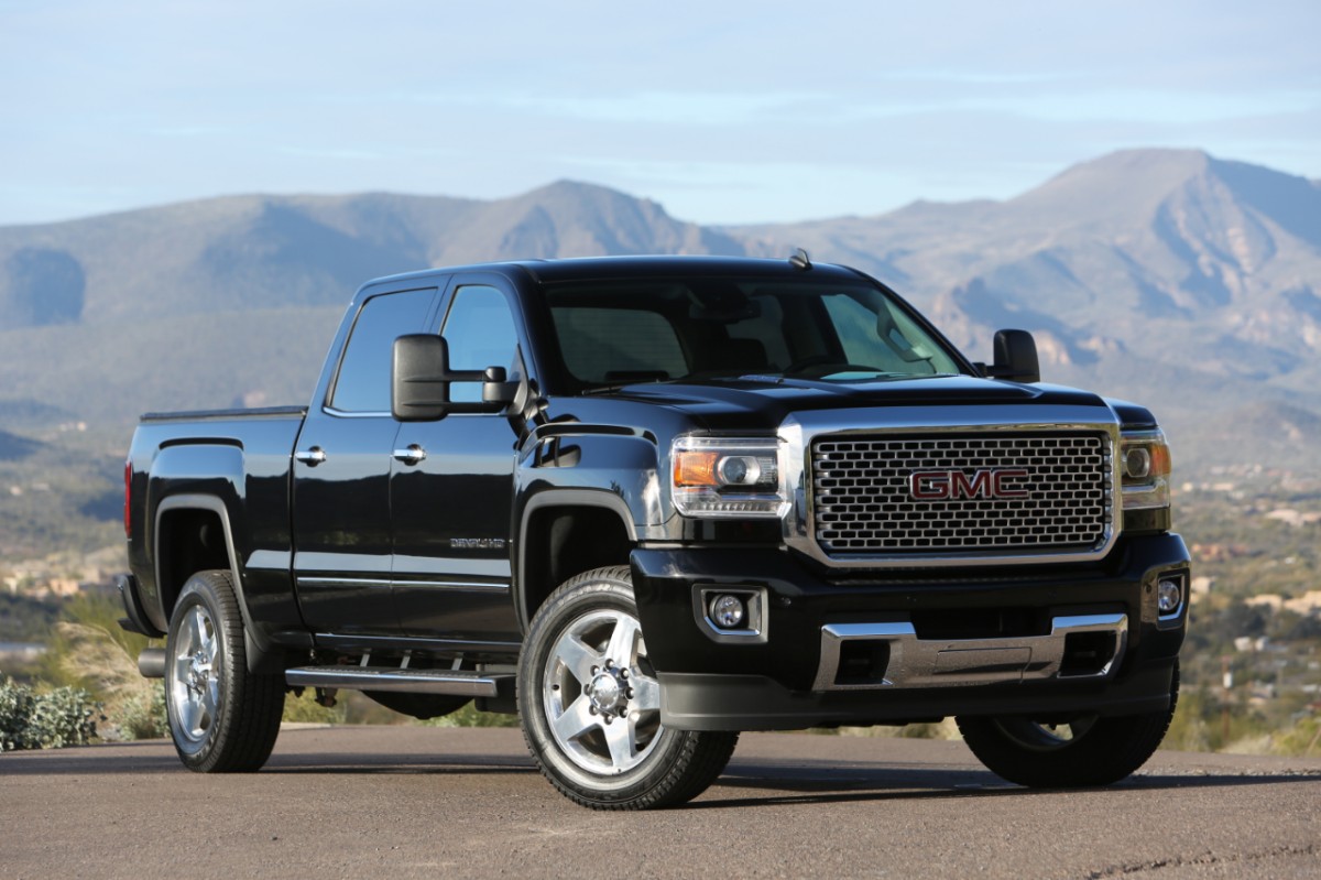 2015-gmc-sierra-denali-2500hd-019-medium