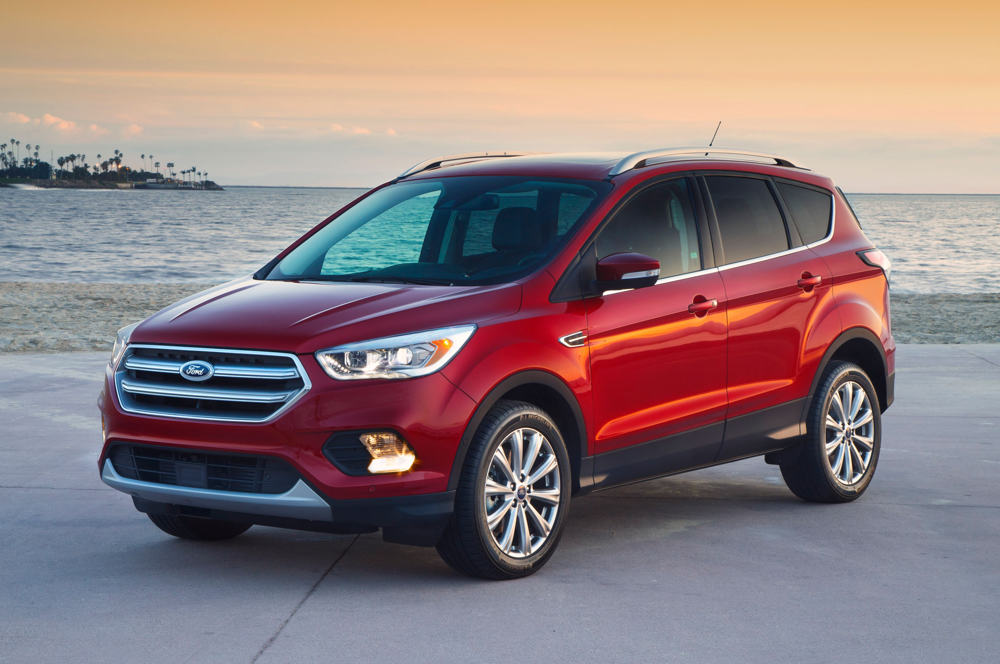 2017-ford-escape-left-front-angle